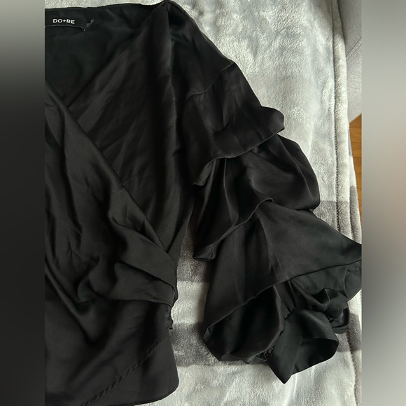 DO+BE Black wrap satin blouse - Size S. - Picture 3 of 3